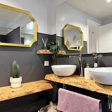 011 Bajo Jardin Apartment *